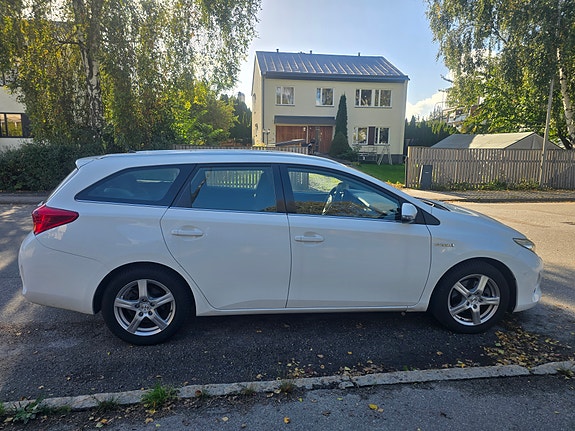 Toyota Auris 19 of 19