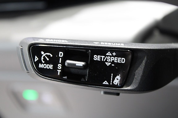 Porsche Macan 13 of 14