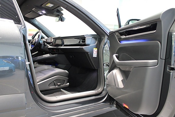 Porsche Macan 5 of 14