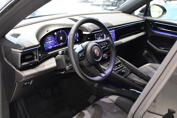 Porsche Macan 3 of 14