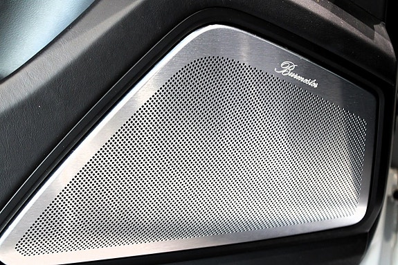 Porsche Cayenne 15 of 16