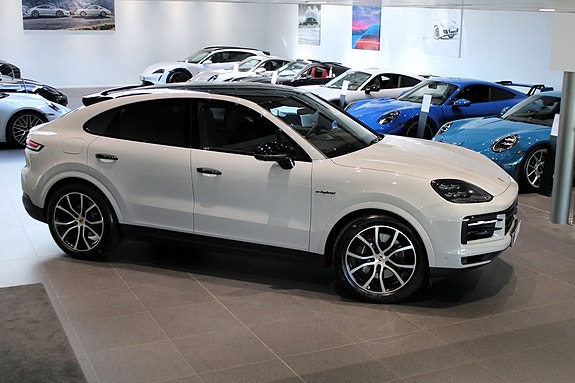 Porsche Cayenne 7 of 16