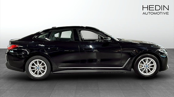 BMW i4 6 of 9