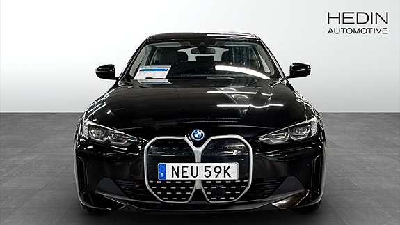 BMW i4 8 of 9