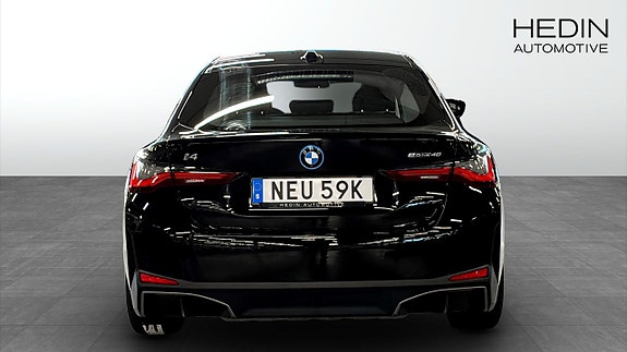 BMW i4 7 of 9