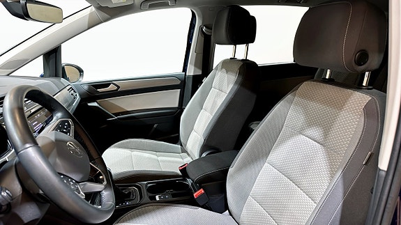 Volkswagen Touran 8 of 22
