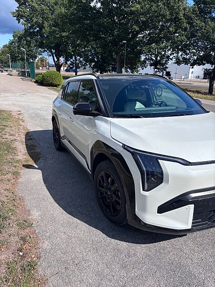 Kia EV3 4 of 5