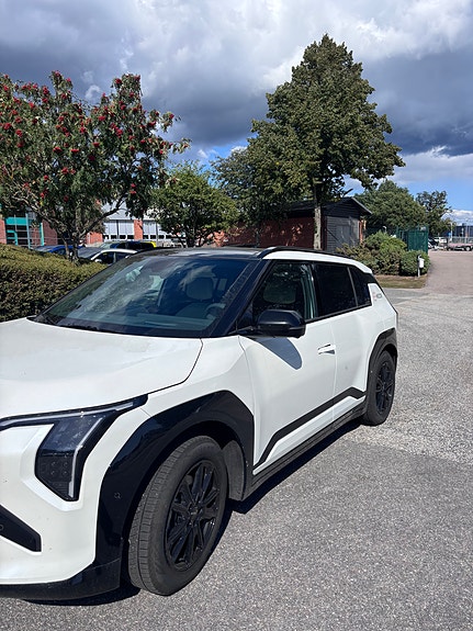 Kia EV3 2 of 5