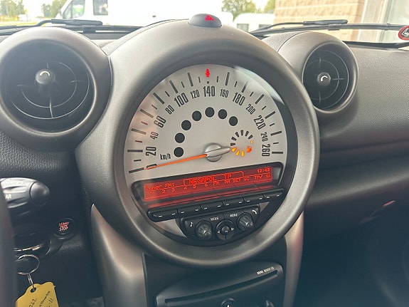 MINI Cooper 9 of 19