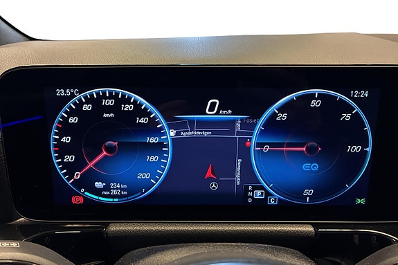 Mercedes-Benz EQA250 22 of 23