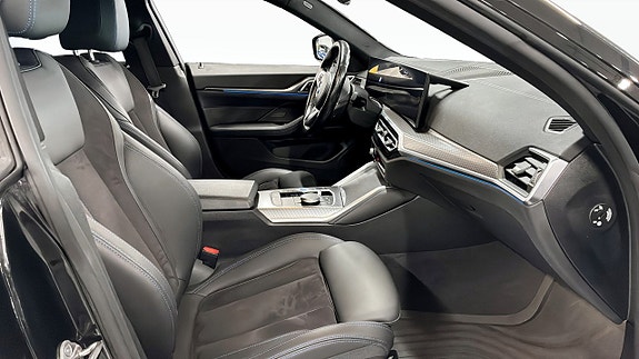 BMW i4 3 of 9
