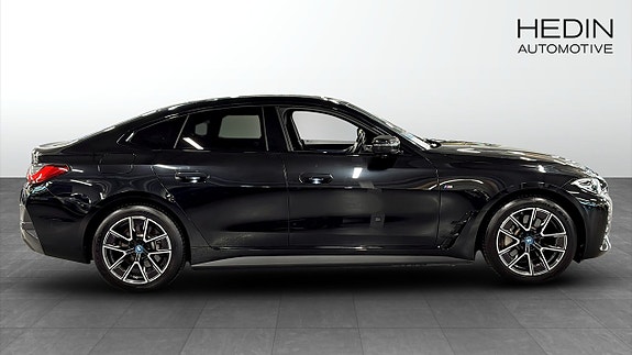 BMW i4 6 of 9