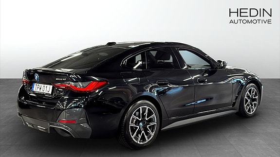 BMW i4 2 of 9
