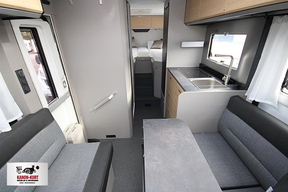 Adria Compact Select DL 5 of 18