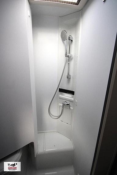 Adria Compact Select DL 16 of 18