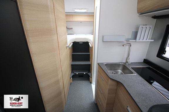 Adria Coral Select 670 SL 8 of 20