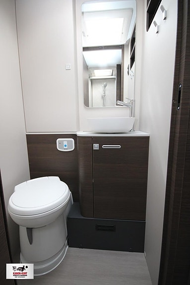 Adria Coral Supreme 670 SL 17 of 20