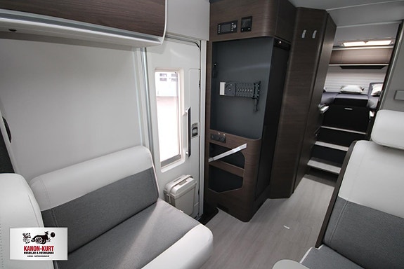 Adria Coral Supreme 670 SL 7 of 20