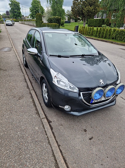 Peugeot 208 8 of 8