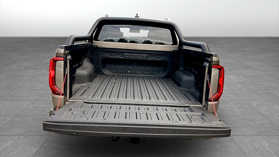Volkswagen Amarok 12 of 12