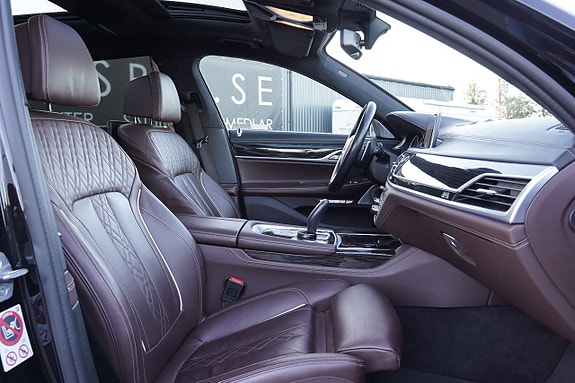 BMW 750Li 22 of 30