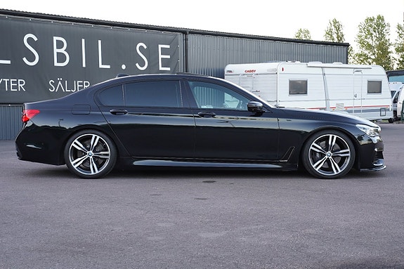 BMW 750Li 27 of 30