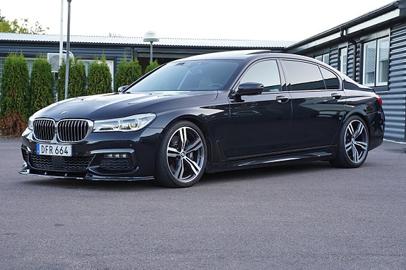 BMW 750Li 8 of 30
