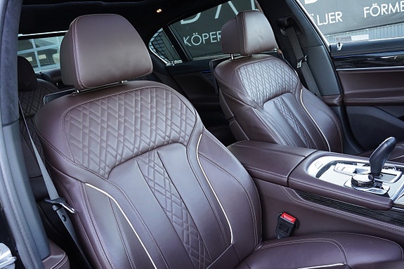 BMW 750Li 23 of 30