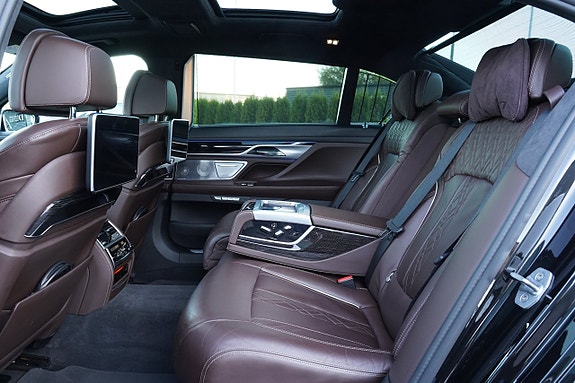 BMW 750Li 16 of 30
