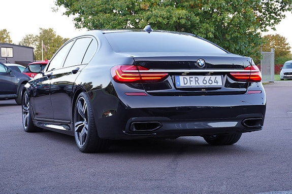 BMW 750Li 29 of 30