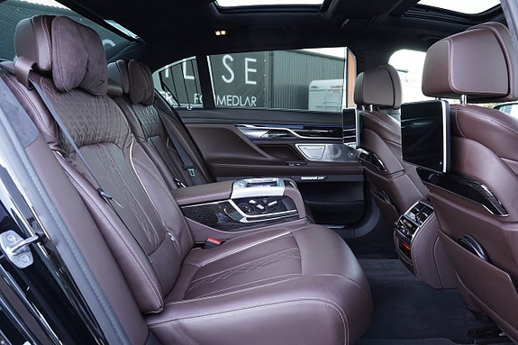 BMW 750Li 19 of 30