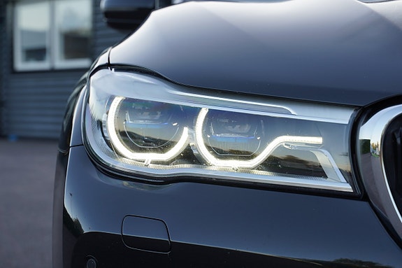 BMW 750Li 10 of 30