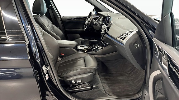 BMW iX3 3 of 9