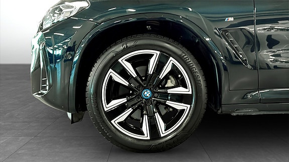 BMW iX3 9 of 9