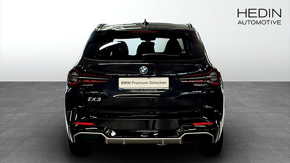 BMW iX3 7 of 9