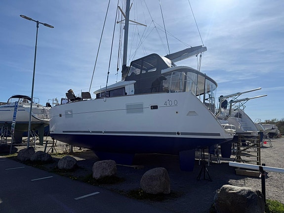 Lagoon 400 S2 3 of 24