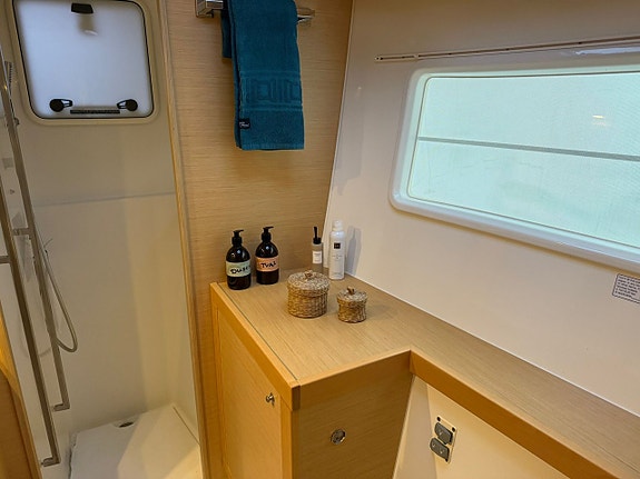 Lagoon 400 S2 19 of 24
