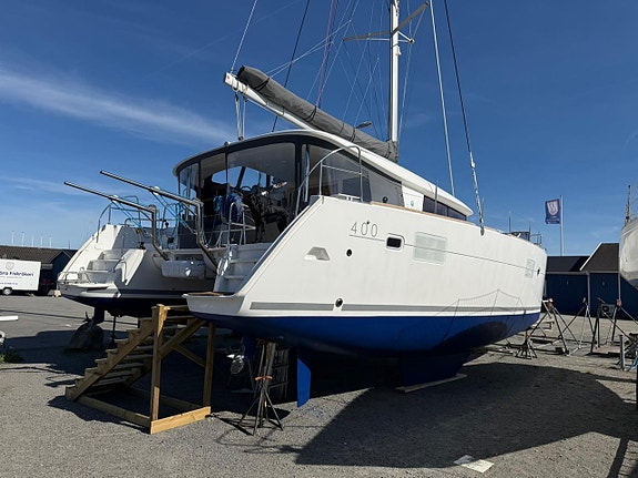Lagoon 400 S2 2 of 24