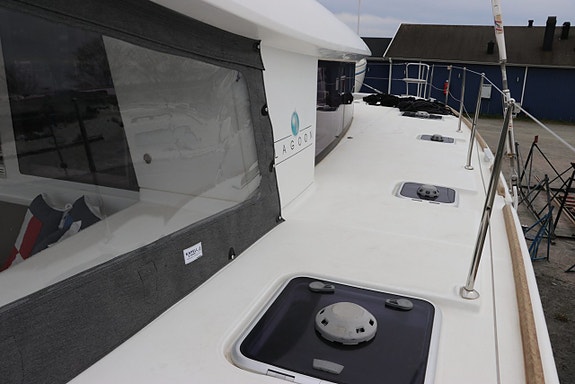 Lagoon 400 S2 7 of 24