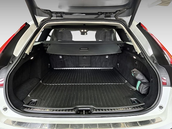 Volvo V90 Cross Country 19 of 19