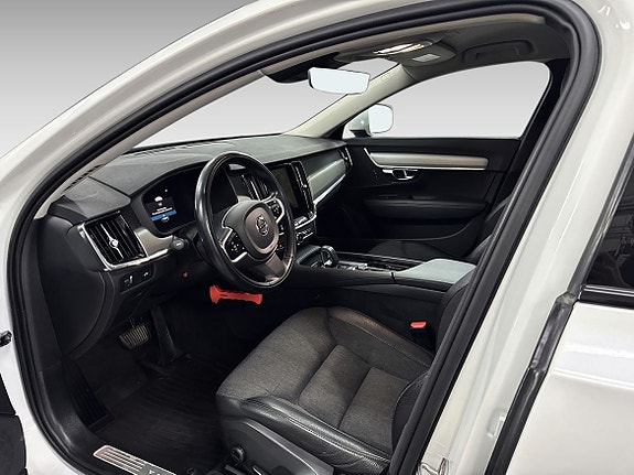 Volvo V90 Cross Country 10 of 19