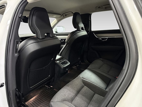 Volvo V90 Cross Country 12 of 19