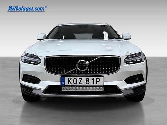 Volvo V90 Cross Country 2 of 19