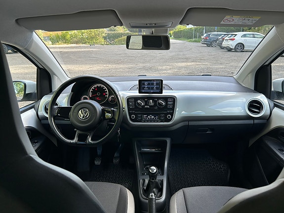 Volkswagen UP! 8 of 10