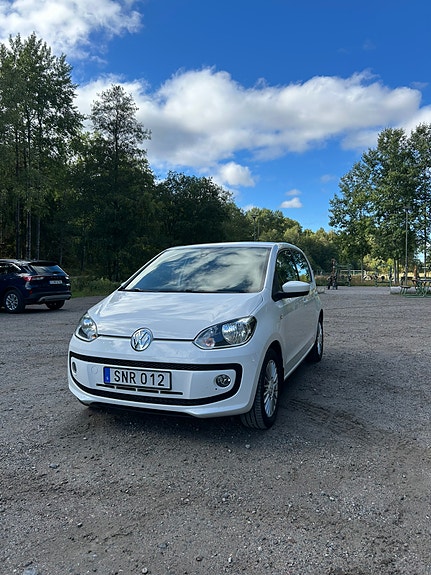 Volkswagen UP! 3 of 10