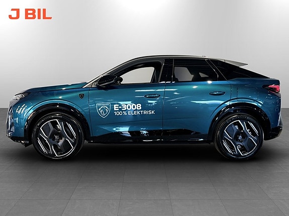 Peugeot e-3008 4 of 18