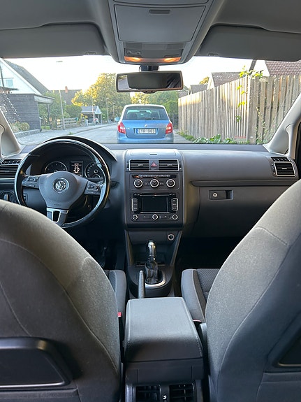 Volkswagen Touran 8 of 14