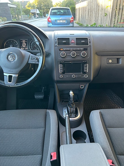 Volkswagen Touran 10 of 14
