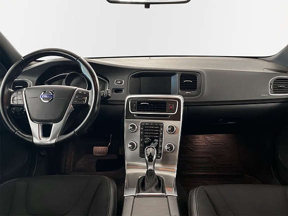 Volvo V60 Cross Country 10 of 14