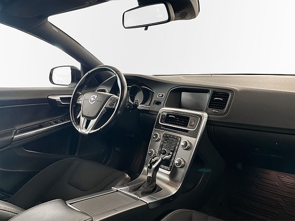 Volvo V60 Cross Country 9 of 14